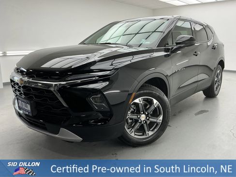 Used 2025 Chevrolet Blazer LT image 1