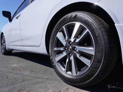 New 2025 Nissan Versa SV w/ Trunk Package image 6