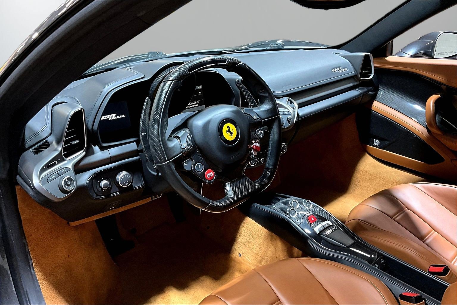 Used 2014 Ferrari 458 Italia Coupe RWD image 15