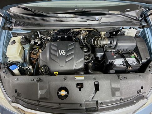 Used 2011 Kia Sedona LX image 24