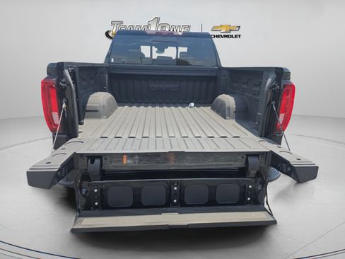 Used 2025 GMC Sierra 1500 Denali w/ Technology Package AWD/4WD image 11