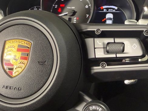 Certified 2026 Porsche Macan AWD/4WD image 38