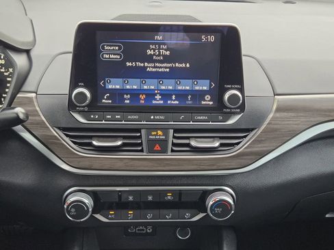 Used 2025 Nissan Altima 2.5 SV image 23