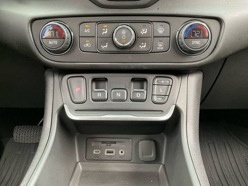 Used 2020 GMC Terrain Denali w/ Denali Premium Package FWD image 24