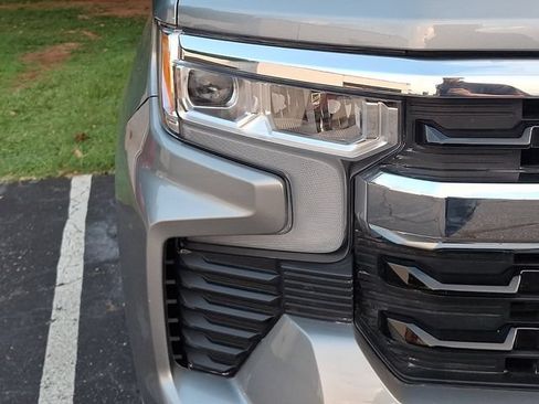 Used 2025 Chevrolet Silverado 1500 LT w/ Safety Package AWD/4WD image 7