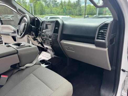 Used 2017 Ford F150 XLT AWD/4WD image 7