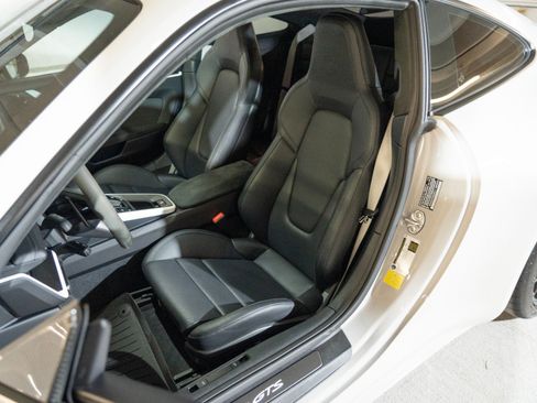 Used 2025 Porsche 911 Carrera GTS RWD image 5