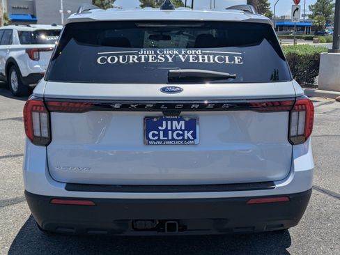 New 2026 Ford Explorer Active RWD image 3