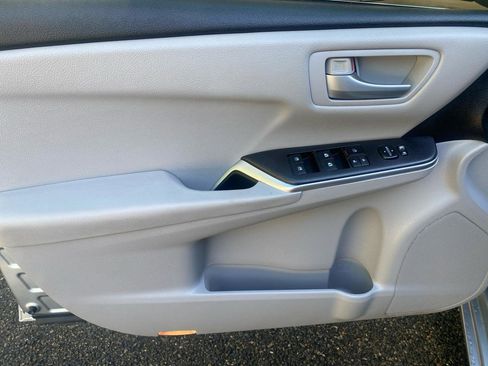 Used 2017 Toyota Camry LE FWD image 22