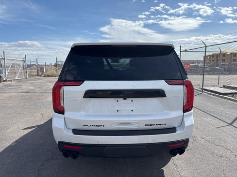 Used 2023 GMC Yukon Denali image 5