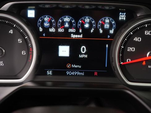 Used 2021 Chevrolet Suburban Premier w/ Premium Package AWD/4WD image 29