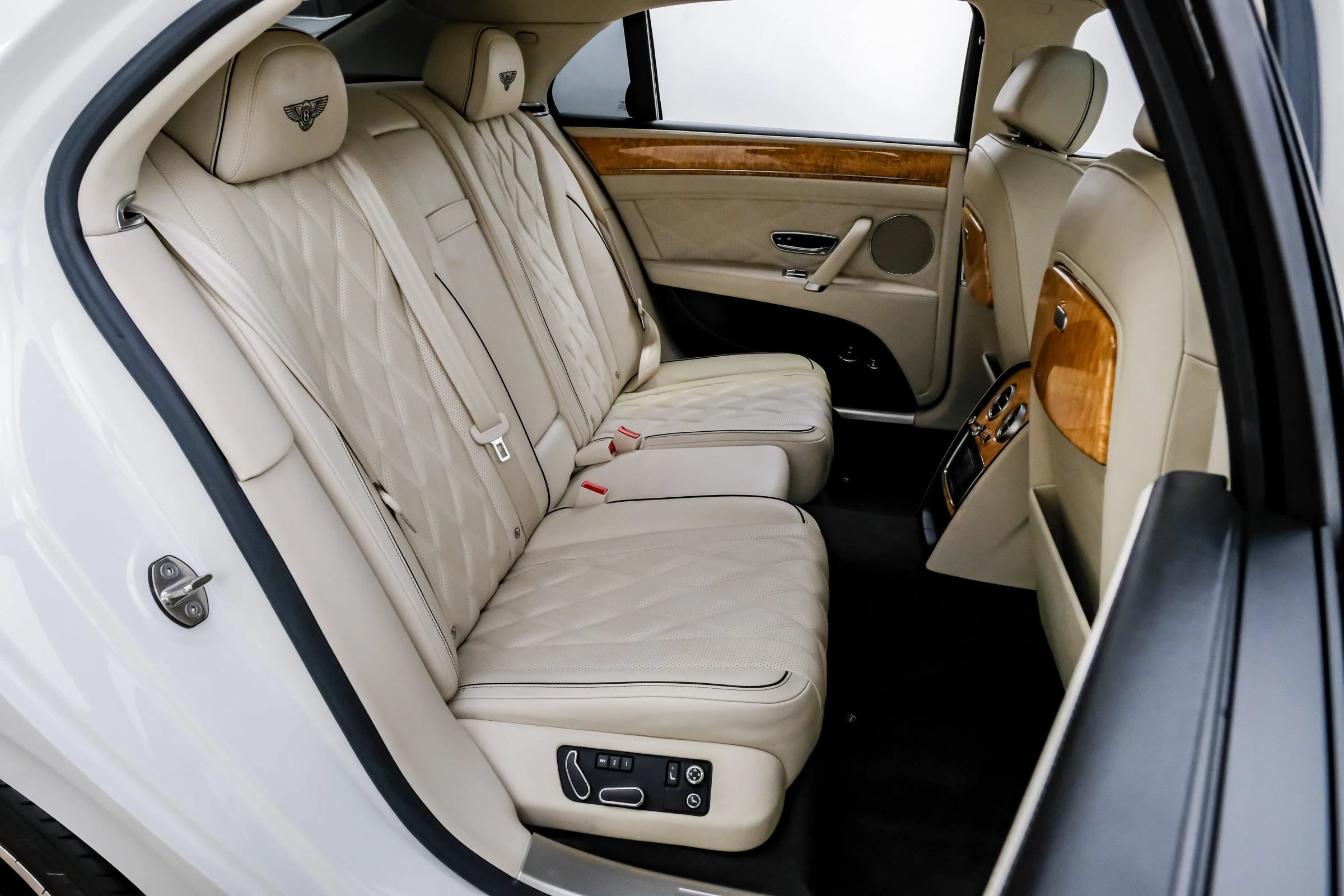 Used 2016 Bentley Flying Spur W12 AWD/4WD image 37