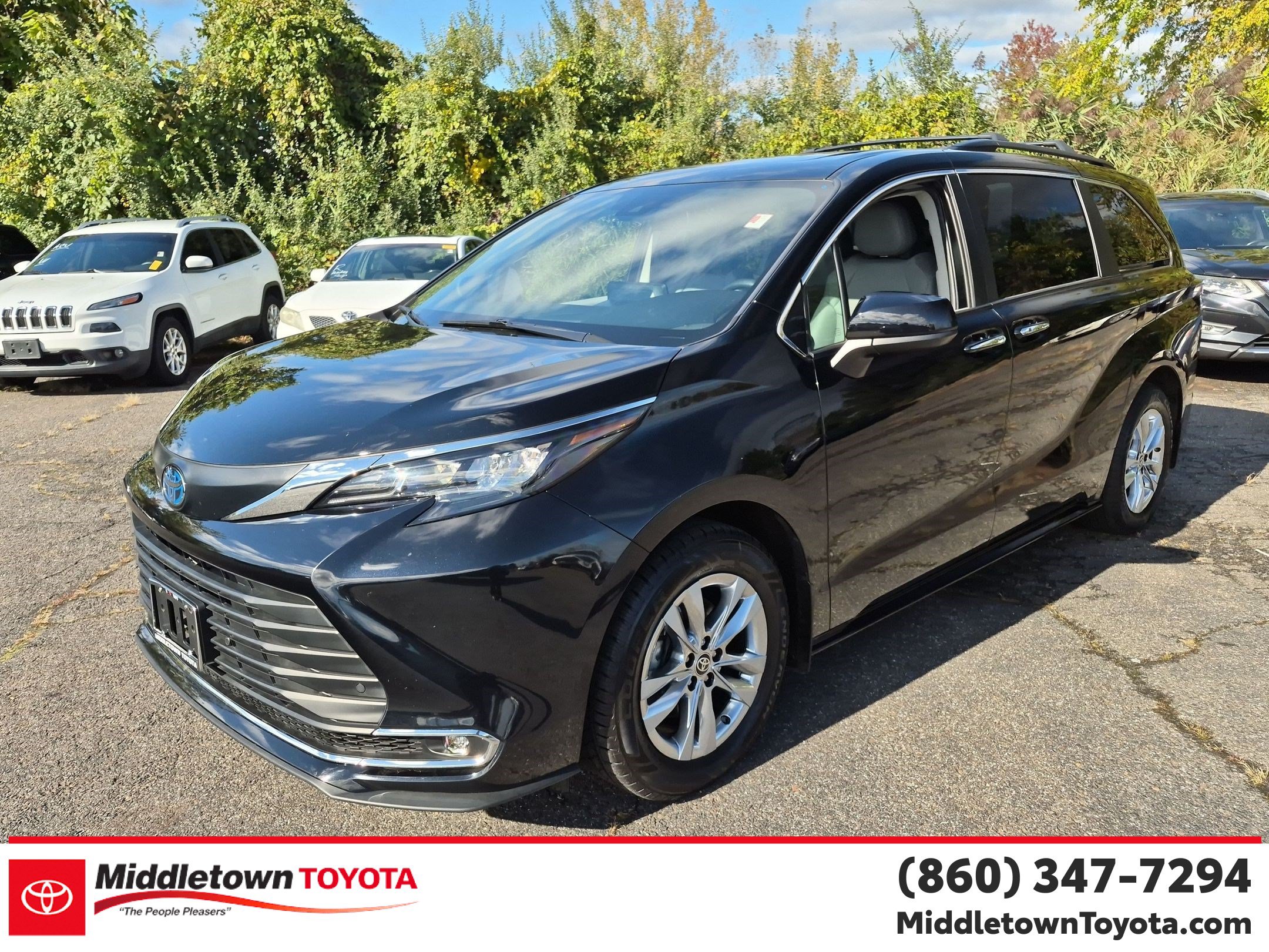 Certified 2024 Toyota Sienna XLE w/ XLE Plus Package AWD/4WD image 7