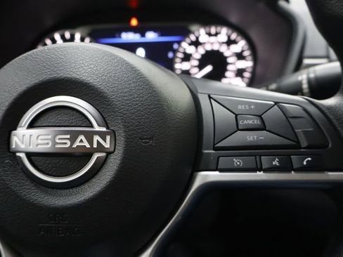 Used 2024 Nissan Altima 2.5 SV FWD image 27