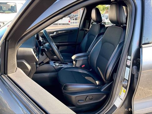 Certified 2025 Ford Escape ST-Line AWD/4WD image 24