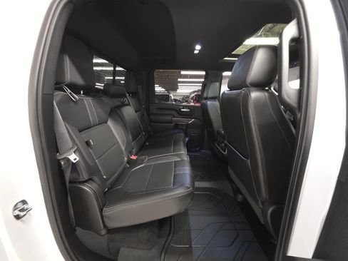 Used 2022 Chevrolet Silverado 2500 High Country w/ Z71 Off-Road Package image 11