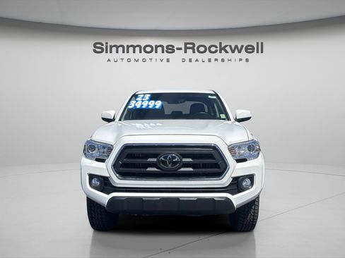 Used 2023 Toyota Tacoma SR5 AWD/4WD image 8