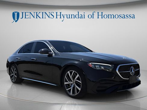 Used 2025 Mercedes-Benz E 350 4MATIC Sedan image 2