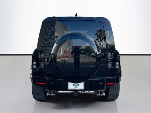 New 2025 Land Rover Defender 90 V8 image 5