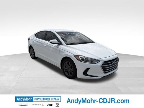 Used 2017 Hyundai Elantra SE FWD image 1
