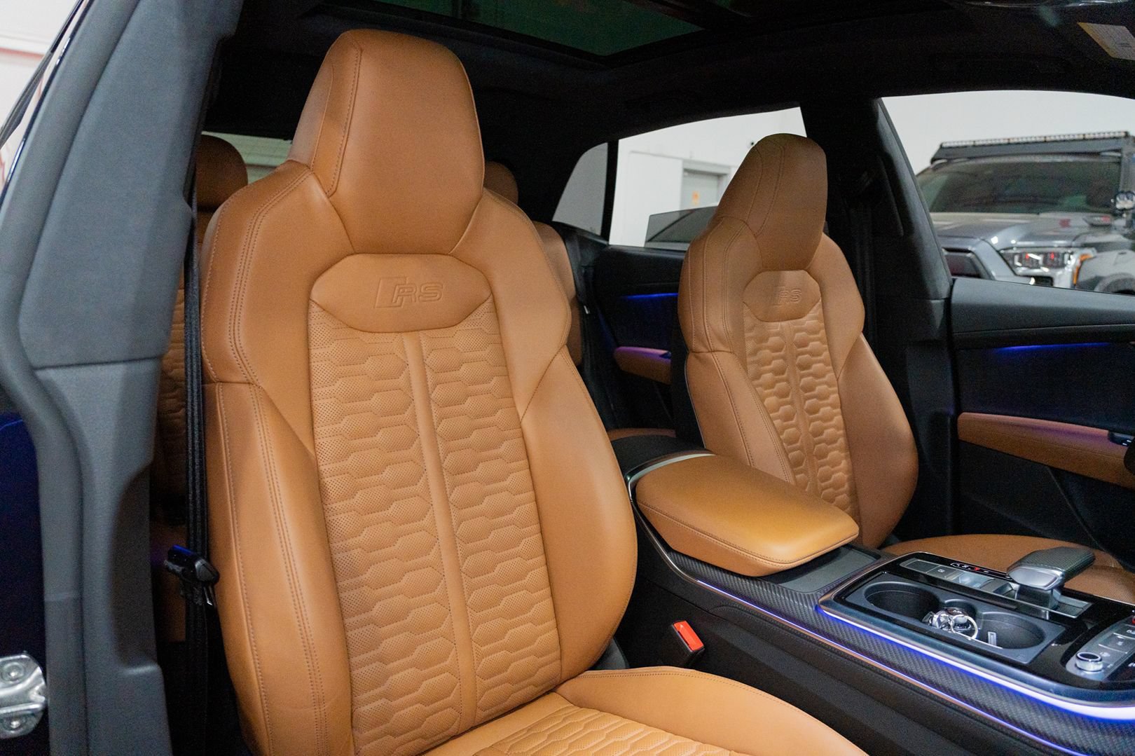 Used 2023 Audi RS Q8 AWD/4WD image 41