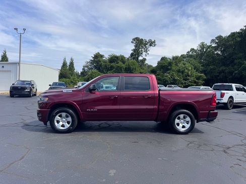 Used 2025 RAM 1500 Big Horn AWD/4WD image 3