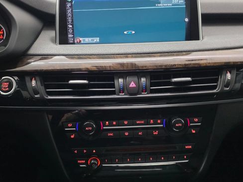 Used 2014 BMW X5 xDrive50i image 17
