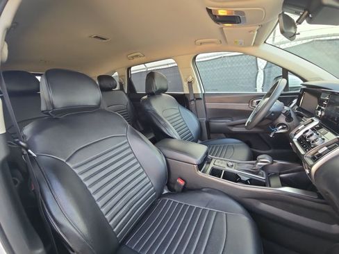 Used 2023 Kia Sorento LX FWD image 19