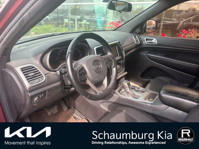 Used 2018 Jeep Grand Cherokee Laredo AWD/4WD image 4