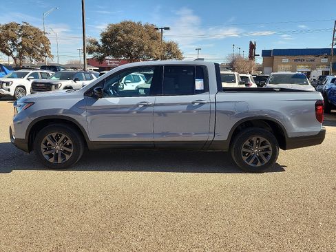 Used 2023 Honda Ridgeline Sport image 2