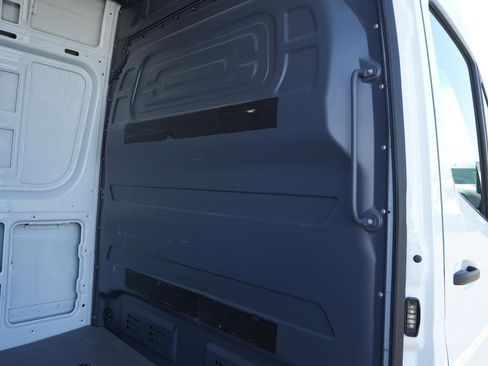 Used 2024 Mercedes-Benz Sprinter 2500 image 7