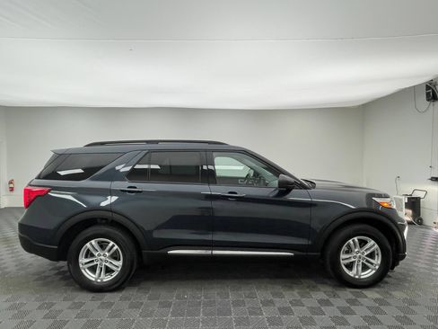Used 2023 Ford Explorer XLT w/ Equipment Group 202A AWD/4WD image 6