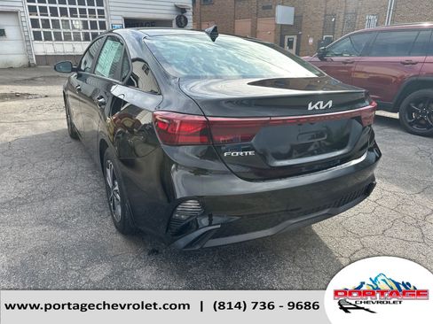 Used 2023 Kia Forte LXS w/ LXS Technology Package FWD image 3