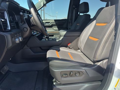 Used 2025 GMC Sierra 1500 AT4 w/ AT4 Premium Package AWD/4WD image 14