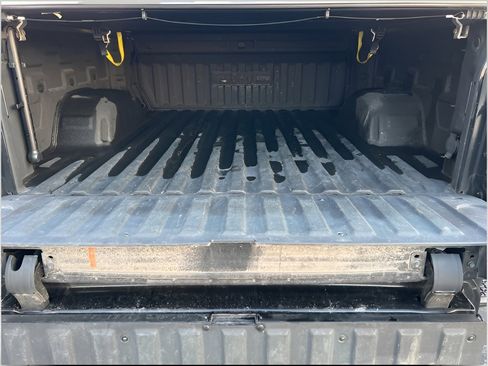 Used 2022 GMC Sierra 1500 SLE image 30