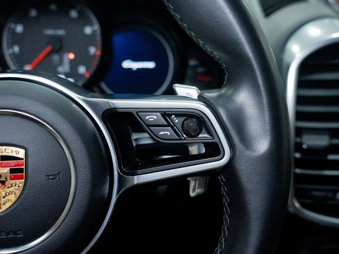 Used 2016 Porsche Cayenne image 41