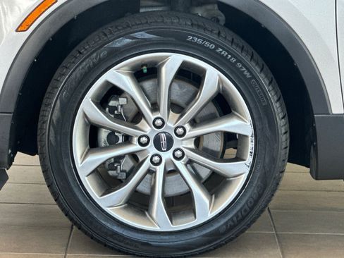 Used 2017 Lincoln MKC Select w/ Select Plus Package AWD/4WD image 27