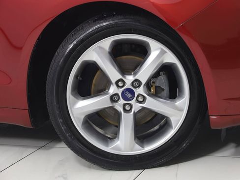 Used 2015 Ford Fusion SE w/ Equipment Group 201A image 12