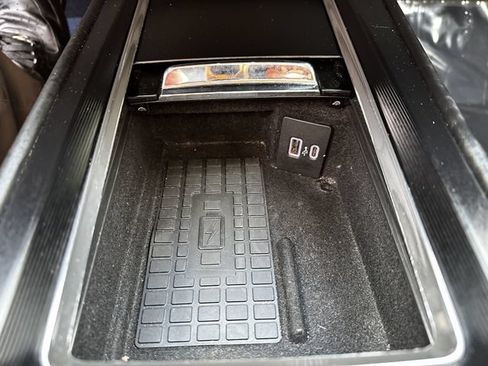 Used 2024 Lincoln Corsair AWD w/ Equipment Group 101A image 25