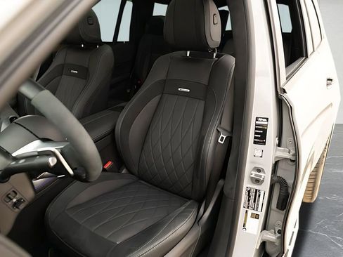 Used 2025 Mercedes-Benz GLS 63 AMG 4MATIC image 22