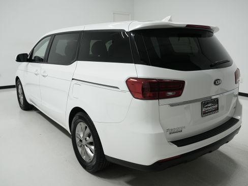 Used 2021 Kia Sedona LX image 6