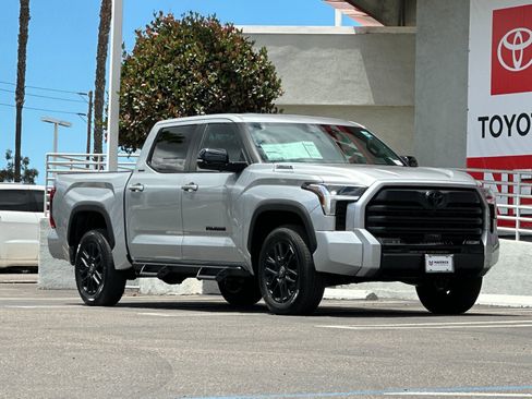 New 2026 Toyota Tundra Limited AWD/4WD image 8