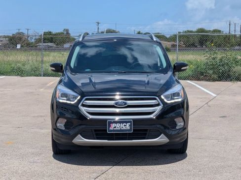 Used 2018 Ford Escape Titanium image 2
