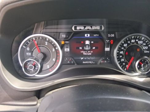 Used 2022 RAM 2500 Laramie AWD/4WD image 14
