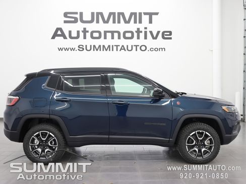 New 2026 Jeep Compass Trailhawk w/ Sun, Sound & Navigation Group AWD/4WD image 1