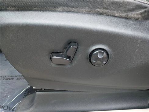 Used 2018 Chrysler Pacifica Touring Plus image 14