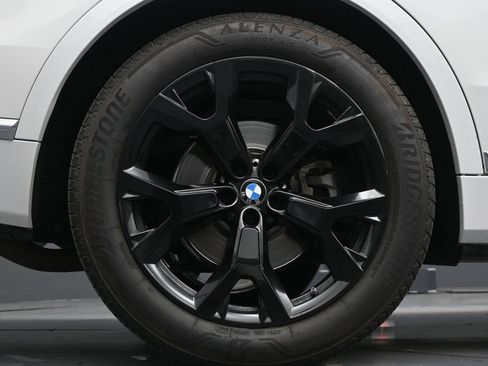Used 2021 BMW X7 xDrive40i w/ Premium Package AWD/4WD image 12