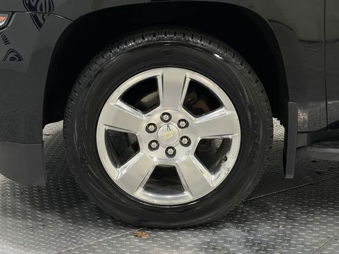 Used 2017 Chevrolet Suburban LT image 37