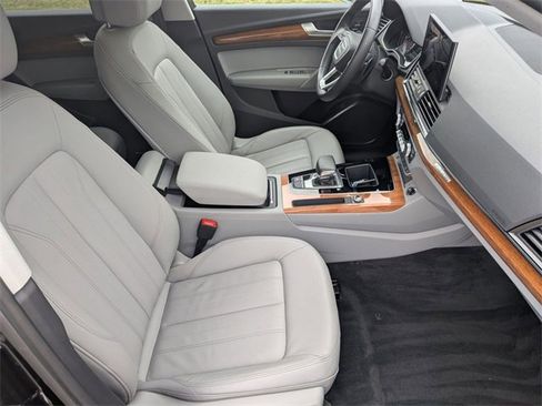 Used 2022 Audi Q5 2.0T Premium w/ Convenience Package image 31