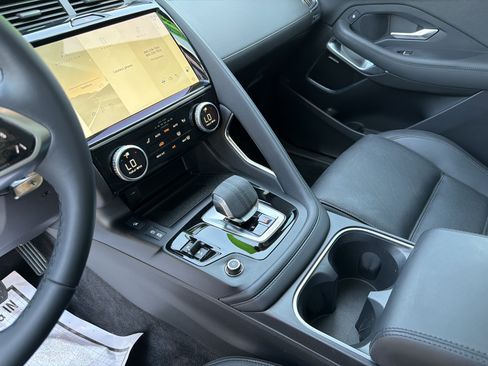Used 2023 Jaguar E-PACE SE AWD/4WD image 19